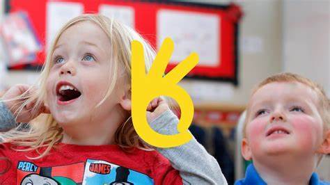 Early communication skills with Makaton